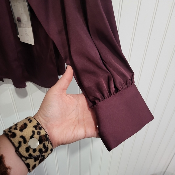 Worthington Blouse - Picture 3 of 10